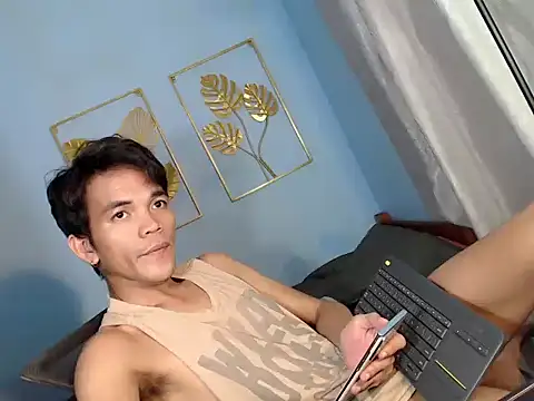 Natsboii লাইভ XXX চ্যাট
