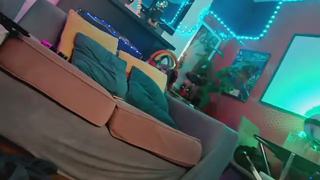 your-new-hoT-uncle's Webcam Show