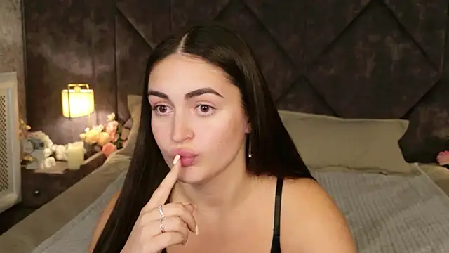 MileyBreen Adlı Modelin Canlı XXX Sohbeti