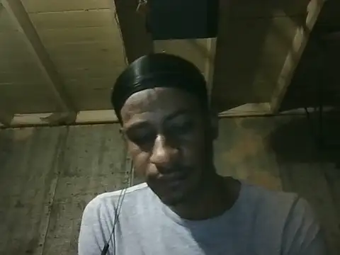 Leo99842's Live XXX Chat