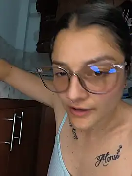 Coralinne__'s Live XXX Chat