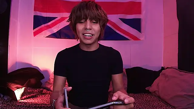 Aronn_44 即時 XXX 聊天