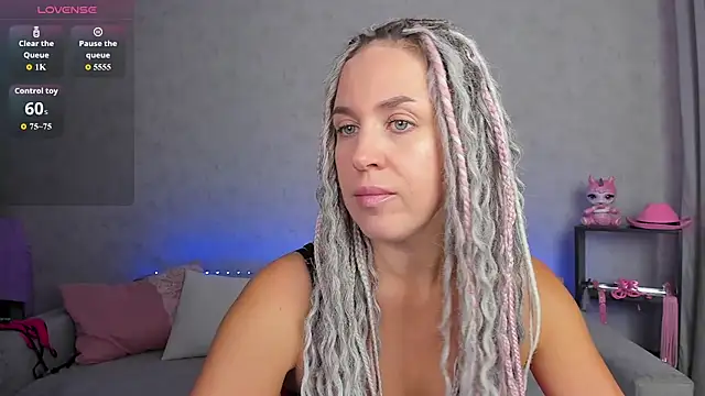 צ'אט XXX בשידור חי של Fire__Dancer