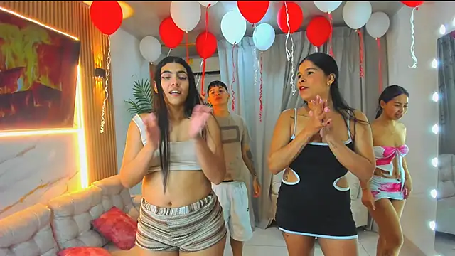 แชท XXX สดของ stangirls_