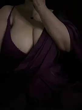 Chatroom XXX en direct de DarlingRuby