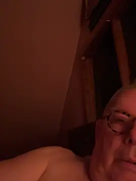 Онлайн чат XXX CharlieWeaver22