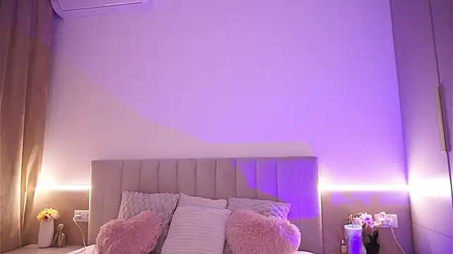 צ'אט XXX בשידור חי של LaraAnnee