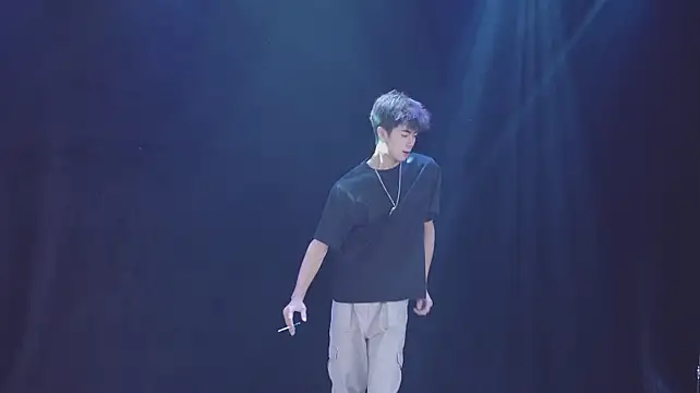 NCT-111のライブXXXチャット