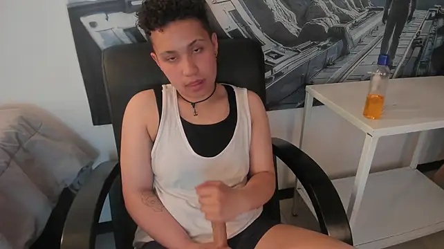Živý XXX chat BullSmoke19