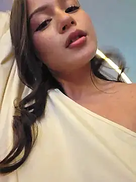 SophiaXJohn Show in webcam