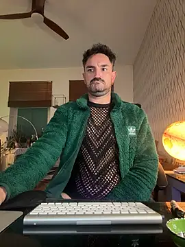 tomz0819 XXX чат на живо
