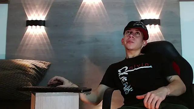 Gaeliitto's Live XXX Chat