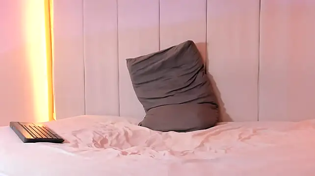 Sammy_OS élő XXX-chatje