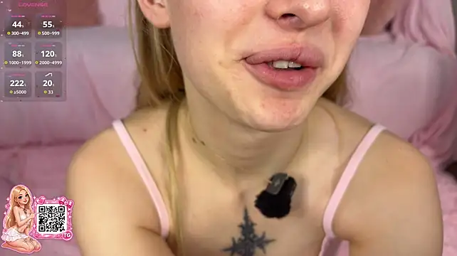 BlondieSixSeven's Webcam Show