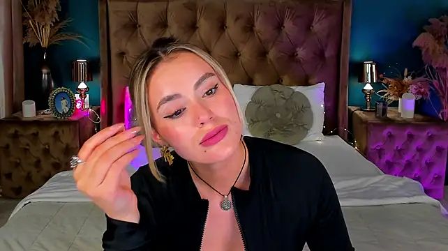 LunaKale Adlı Modelin Canlı XXX Sohbeti
