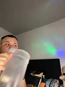 Czat XXX na żywo – maximo_torreychelli