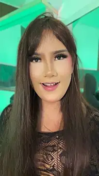 Vale_Prada Adlı Modelin Canlı XXX Sohbeti