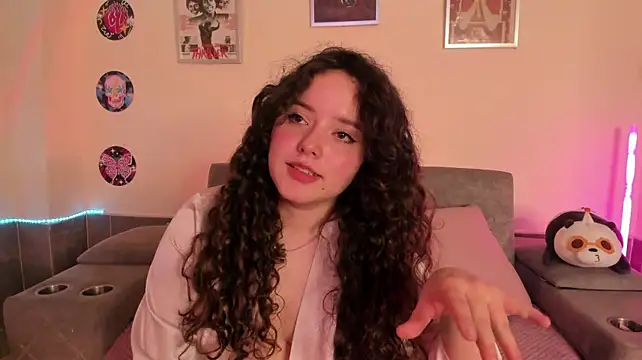 Ally_belle Adlı Modelin Canlı XXX Sohbeti