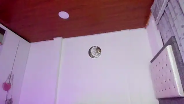 Chat +18 de sarahnanksdoll ao vivo