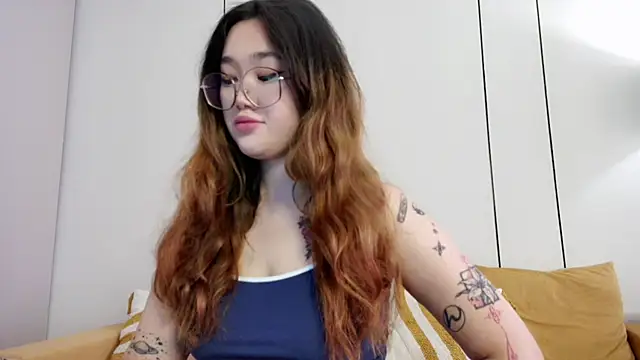 צ'אט XXX בשידור חי של Jennatyan