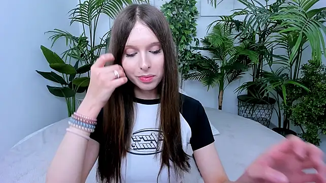 dark_k1tty XXX чат на живо