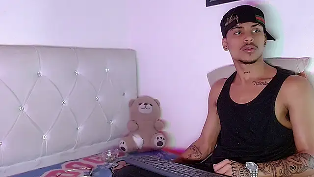 Angel_foxc13 Adlı Modelin Canlı XXX Sohbeti