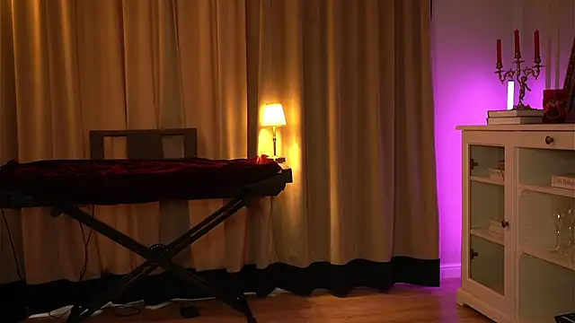 Your_Nicolett Adlı Modelin Canlı XXX Sohbeti