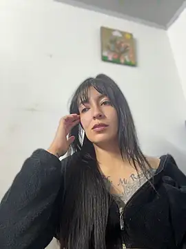 Онлайн чат XXX SALOME_KORLAND