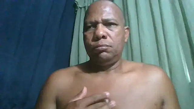 bigblackcock75のライブXXXチャット