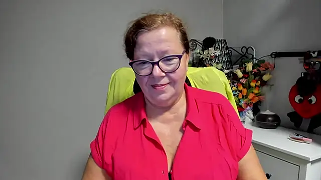 Adelewildx's Live Chat Room