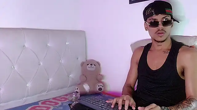 Angel_foxc13 即時 XXX 聊天