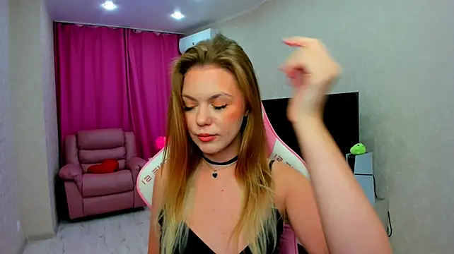 Chatroom XXX en direct de Strawberrye