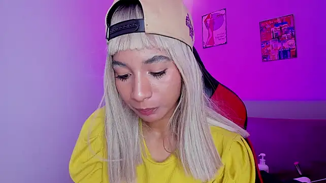 Emily_brussのライブXXXチャット