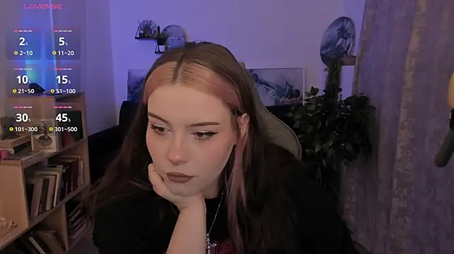 Chat +18 de CoraMiel ao vivo