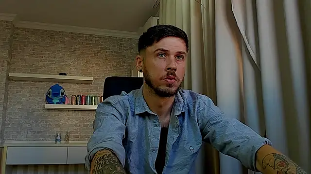 JonahShaw Adlı Modelin Canlı XXX Sohbeti