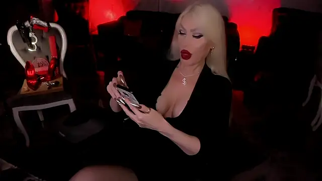 FinDomGod: απευθείας συνομιλία ΧΧΧ
