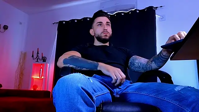 Czat XXX na żywo – MightyAaron66