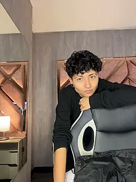 ian_mathias_ Chat XXX in diretta