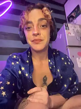 SalyTredelMonte XXX чат на живо