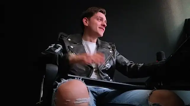 Онлайн чат XXX FelixStarkk