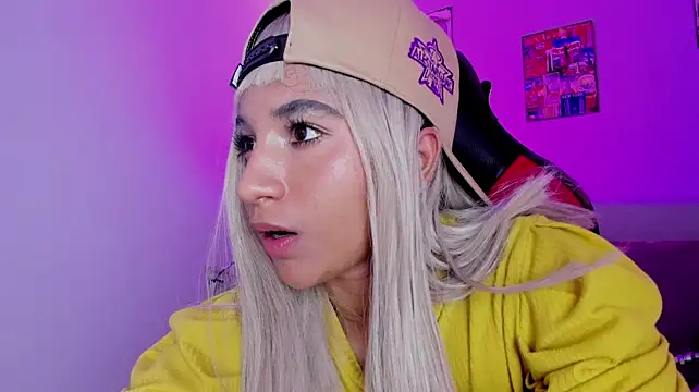 Emily_brussのライブXXXチャット