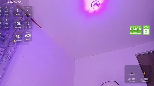Chat +18 de sarah_benjjaminn ao vivo