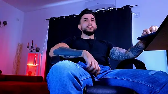MightyAaron66 Live XXX-Chat