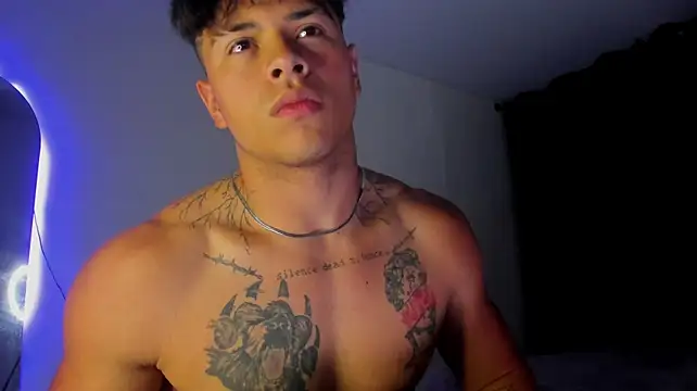 Chat XXX en directo de Dominic_Biker__