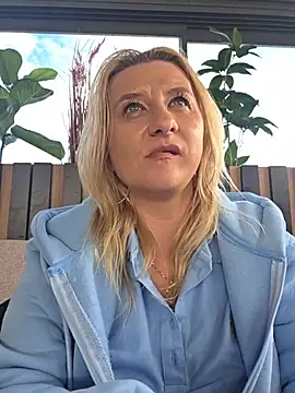 צ'אט XXX בשידור חי של KaylinJan