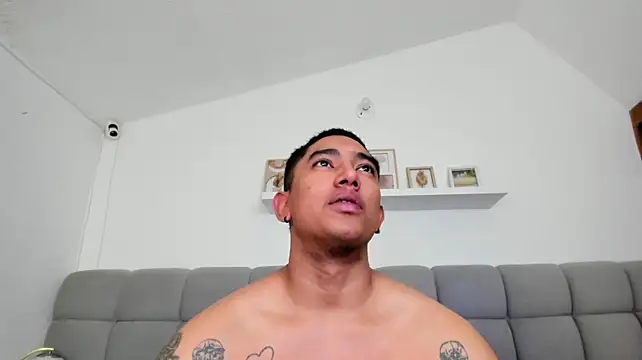 erotic_sins' Live XXX Chat