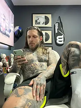 Chat XXX ao vivo de ThomasHells