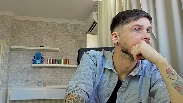 JonahShaw Live XXX-chat