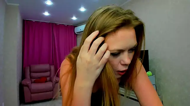 Strawberrye's Live XXX Chat