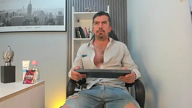 JuanKFit_45 Adlı Modelin Canlı XXX Sohbeti